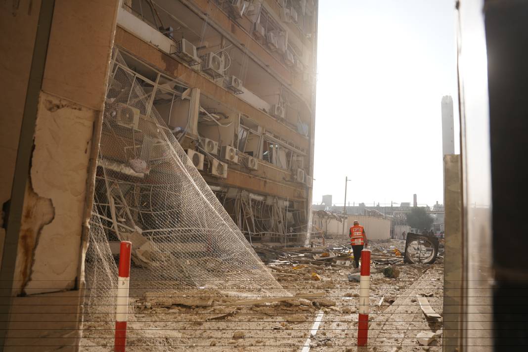 İran'ın füze yağdırdığı Tel Aviv'in son görüntüleri ortaya çıktı 1